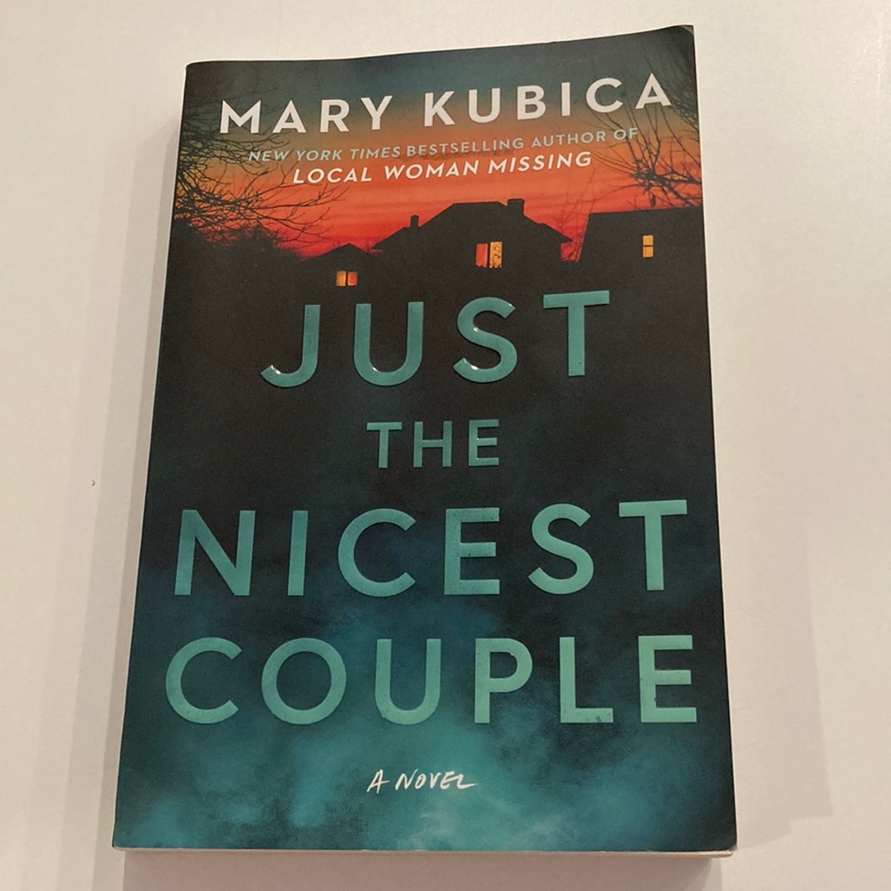 📚 MARY KUBICA - “Just the nicest couple” book.